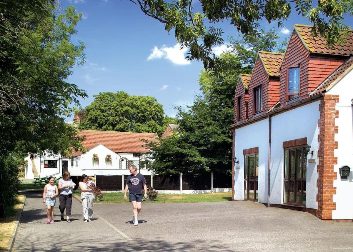 White Rose Country Cottages Thormanby Exteriör bild